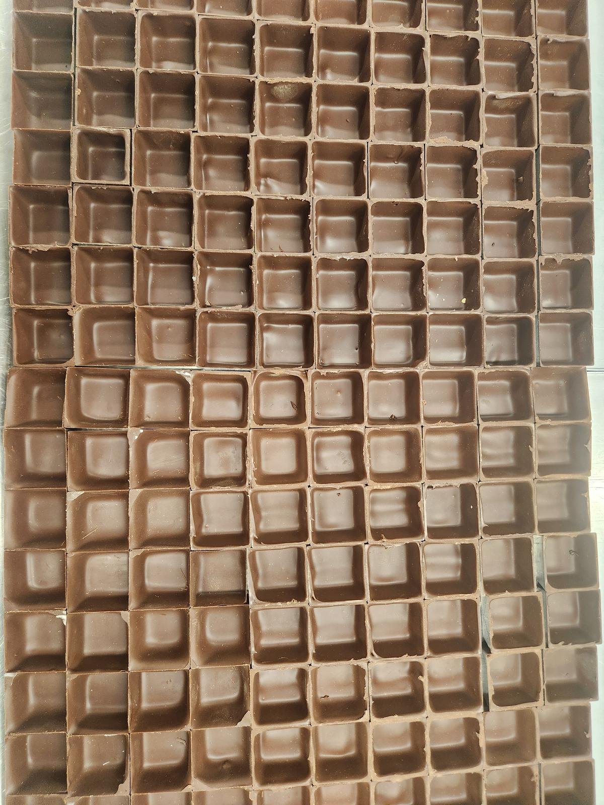 Casquinhas moldadas em produção