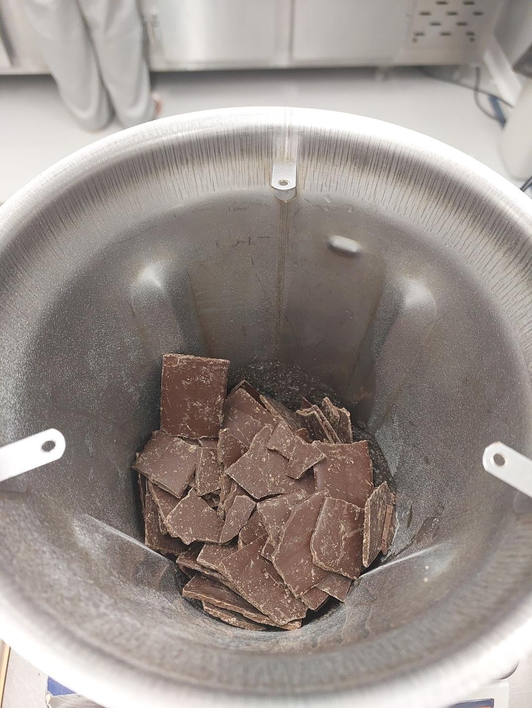 Chocolate em pedaços antes do derretimento